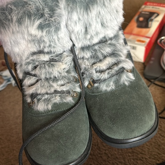 Boots - Picture 6 of 9